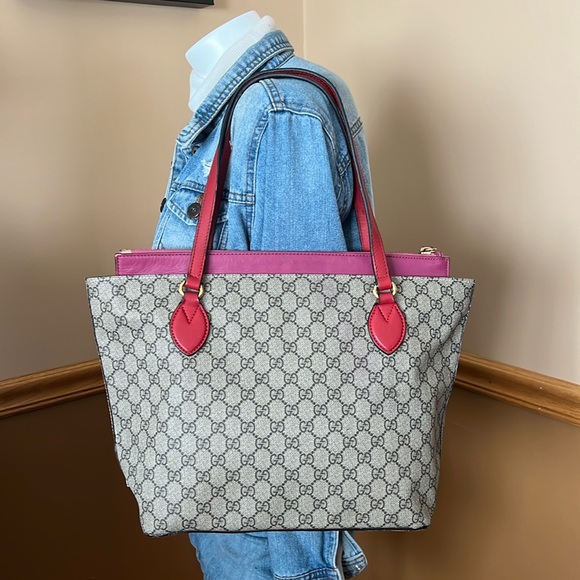 A 411- 💯 % authentic Gucci tote/ shoulder bag - Picture 1 of 2